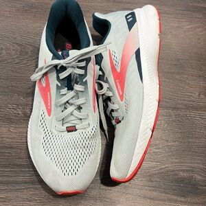Brooks Launch 8 running shoes